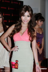 组图：《喜爱夜蒲》香港首映 导演钱国伟携演员亮相