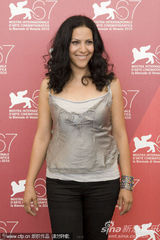 高清组图：《米拉尔》亮相 导演朱利安携妻子亮相