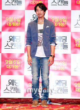 组图：郭智敏等出席新片《婚礼绯闻》媒体首映