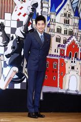 高清图：朴施厚文根英宣传《清潭洞爱丽丝》