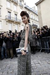 组图：霍思燕Angelababy林鹏盛装亮相巴黎时装周