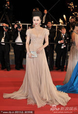 幻灯图集：《日照重庆》戛纳首映 王小帅获最高礼遇