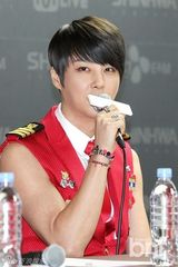 组图：神话组合出席亚洲巡演首尔站记者会