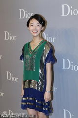 组图：张曼玉章子怡那英寒冬竞艳低调奢华