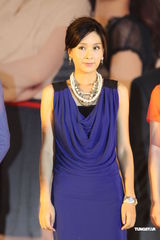 组图：《杜拉拉2》焦俊艳变轻熟女对戏王雷