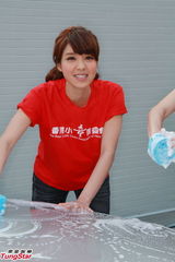 组图：官恩娜否认被林峰摸胸 澄清与旧爱复合