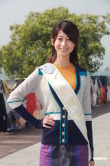 组图：候选中华小姐背景雄厚 徐少强之女曾志伟护航