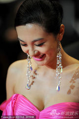 幻灯图集：《日照重庆》戛纳首映 王小帅获最高礼遇