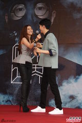 组图：老东家收购新东家 方大同尴尬上演凤还巢