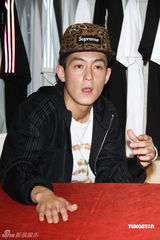 幻灯：陈冠希台北开店六月复出 称不知Lucas是谁