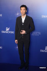 组图：黄立行否认与徐静蕾婚讯 称妨碍结识新女生