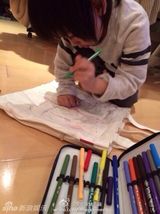 组图：林志颖晒Kimi画画义卖 萌翻网友