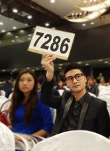 组图：田亮热衷收藏 150万买下《梦萦钓鱼岛》