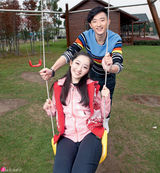 组图：于小彤蒋梦婕穿越水乡 浪漫相约情人节