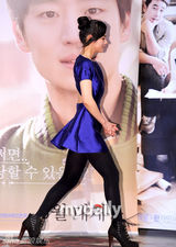 组图：韩佳人严泰雄等出席新片《建筑学概论》首映