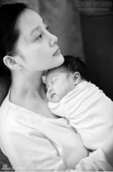 组图：李小璐贾乃亮爱女海量温馨近照