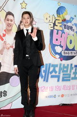 高清组图：韩组合MBLAQ携仨宝宝亮相真人秀节目宣传