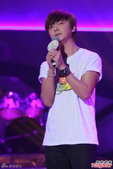 组图：谭咏麟新歌获赞 阿Sa(蔡卓妍)事前不知阿娇(钟欣桐)改名