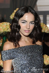 幻灯：《名利场》戛纳办派对 洛佩兹邓文迪争艳