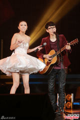 组图：方大同薛凯琪见过家长 恭硕良亲林忆莲