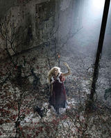 组图：超模哈娜-索库波娃魔幻大片曝光 妆容复古艳丽