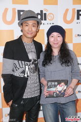 组图：杜德伟看吴君如裸胸哗然 不怕跟宝宝代沟