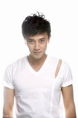 组图：蒋毅写真出炉 新锐偶像锋芒毕露展时尚魅力