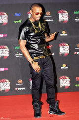 组图：MAMA红毯百张美图中韩明星争艳 韩彩英典雅