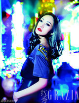 组图：林鹏受邀出席纽约时装周 时尚爱心两不误