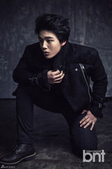 高清：韩星吕珍九时尚大片 游走于少年男人之间