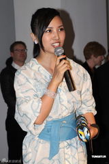 组图：范冰冰道姑头现身影展 陈坤潮装搭配引潮流