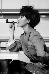 组图：陈燃登《外滩画报》封面显霸气