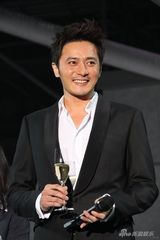 幻灯图：张东健李秉宪宋承宪元彬四大天王日本聚首