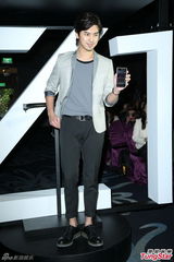 组图：陈柏霖帅气亮相 对新戏角色保密到家