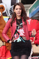 组图：王思平怀秋情人节发一元红包宣传新剧