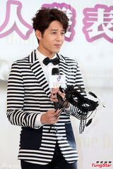 组图：胡宇崴爱吃甜点 否认恋上陈庭妮