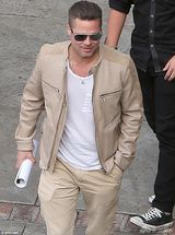 皮特卡其色套装掀复古潮 50岁大叔帅气迷人(图)