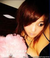 组图：张馨予成名前性感自拍照曝光 胸口刺纹身