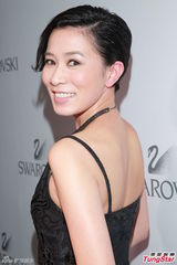 组图：佘诗曼自认追求者众 闻饭局身价感惊讶