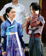 组图：俞承浩新剧《武士》公开拍摄 众主演古装亮相