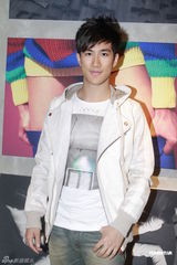 组图：许志安谢婷婷出席活动 否认与郑秀文婚讯