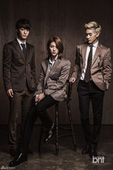 高清组图：韩团NU'EST冬季写真大秀美少年范儿