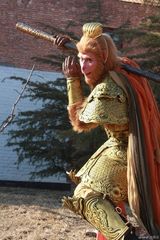 高清图：吴樾版齐天大圣造型曝光 似穿黄金圣衣