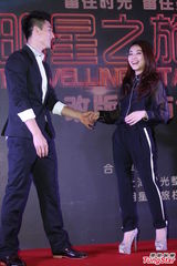 组图：陈法蓉否认新恋情 刘璇韩艺博摆Pose暧昧