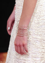 高清图：海莉-斯坦菲尔德少女初长成 纯白长裙出镜