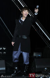 组图：韩男团ULALA SESSION宣传韩五大城市巡演