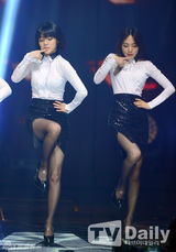 组图：Dal★shabet与AOA等热舞WAPOP演唱会
