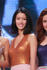 组图：港姐准决赛诞生10强 白纱裙秀腿抢镜