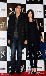 组图：韩片《26年》试映 2AM等助阵任瑟雍