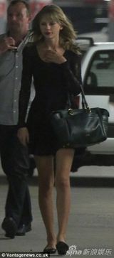 组图：斯威夫特深夜约会同片男星疑燃恋情